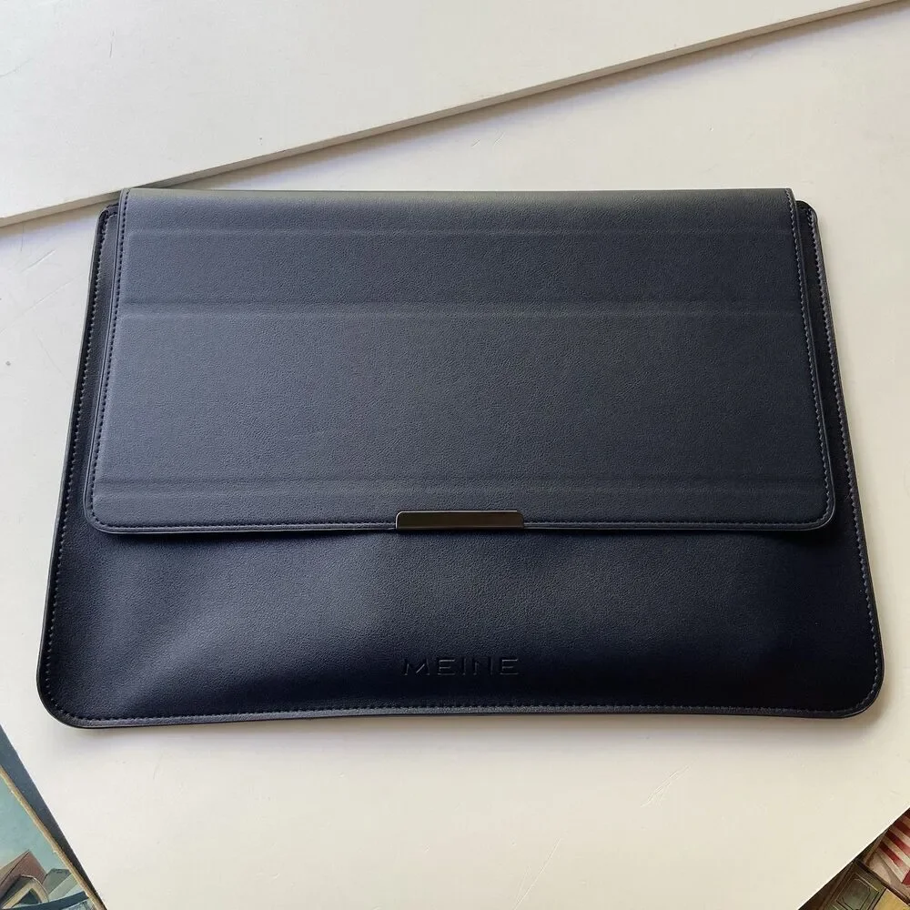 Meine Studios ERGO SLEEVE 4-in-1 Smart Sleeve 13-16” Black Workstation Set